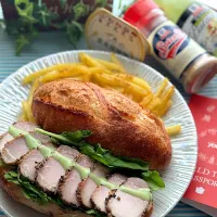 サミカさんの料理 手作りハムのカスクート🥖で朝食