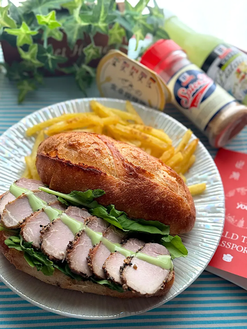 サミカさんの料理 手作りハムのカスクート🥖で朝食|🌺🌺Foodie🌺🌺さん