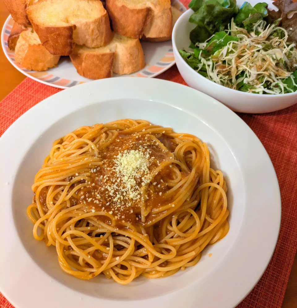 ☆ミートソースパスタ　☆サラダ　☆バケット|chikakoさん