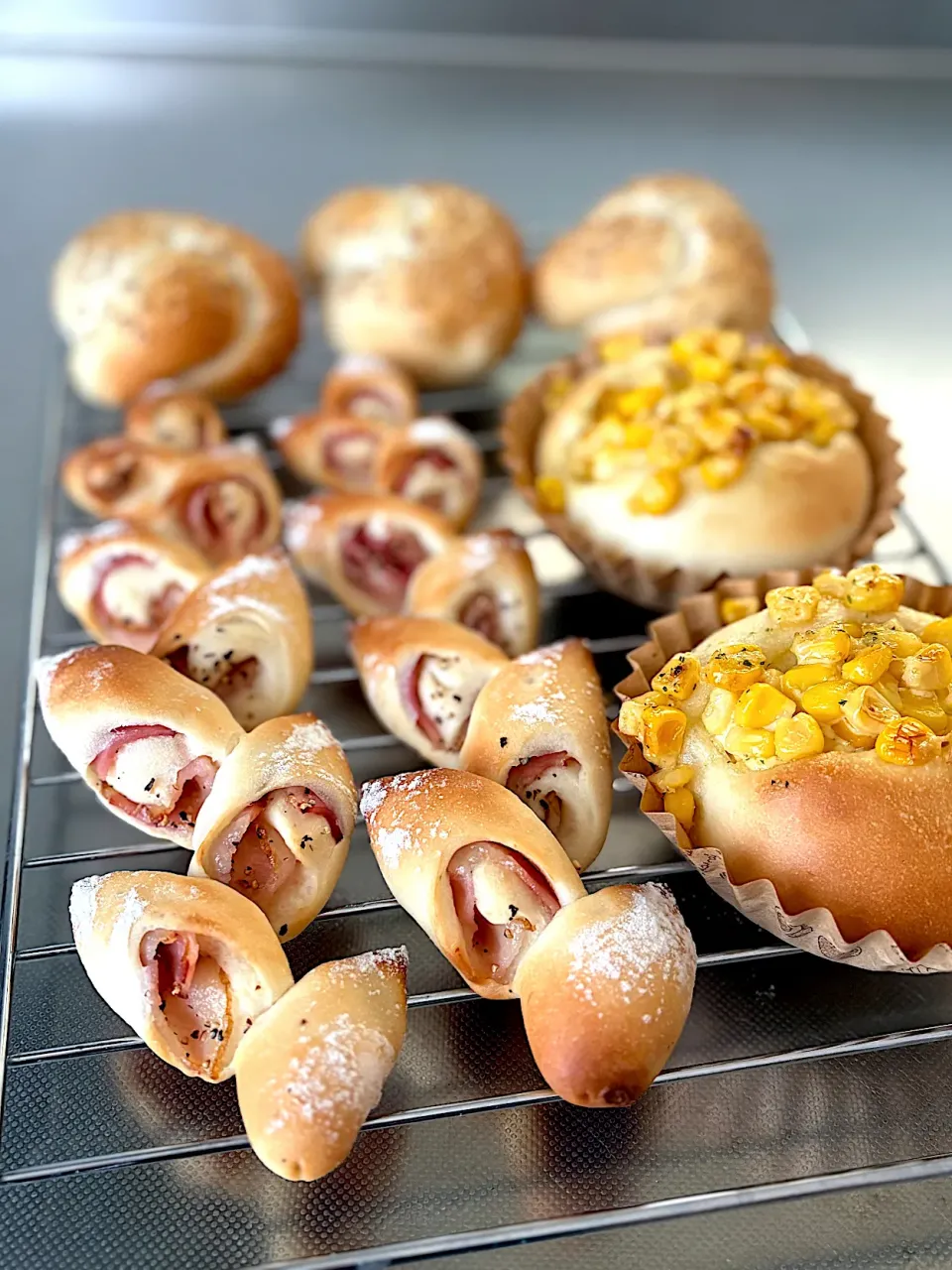 ベーコンエピ♡コーンマヨ♡ごまパン|いちごさん