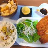 🐎淀駅のフライ屋さんで3本購入🤤