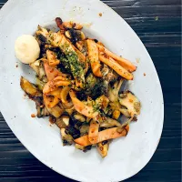 イカとつぶ貝とキノコのガーリック醤油バター🦑🍄‍🟫|ぽくくんさん