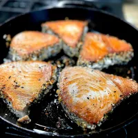 Pepper-Crusted Tuna Steak|Laki Maikaʻiさん