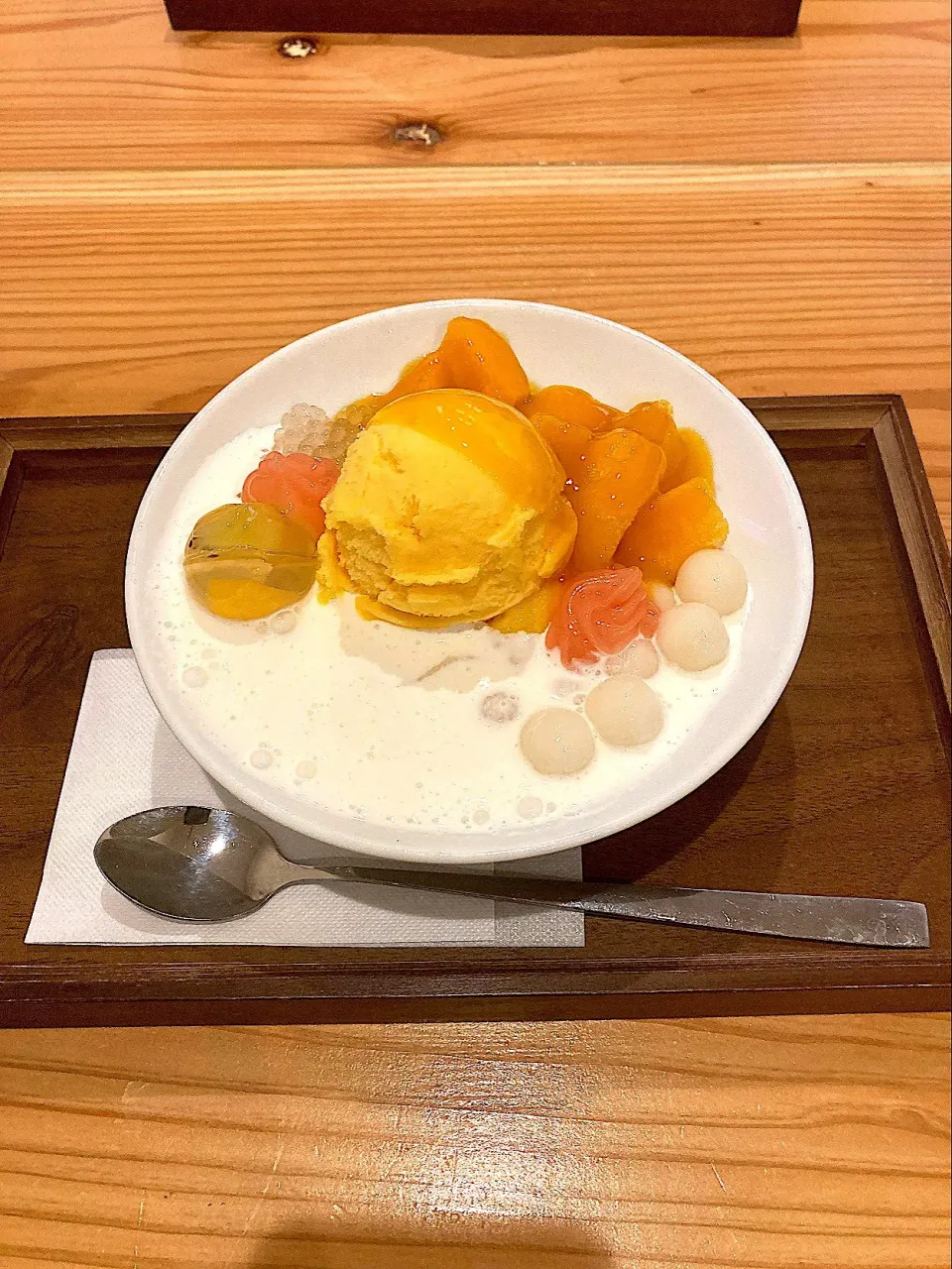 大須観音そばの甘味処「瓢堂」のマンゴーココナッツぜんざい|はやとさん