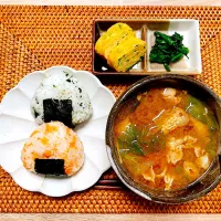 🍙昼【おにぎり＆豚汁】🐷|Laniさん