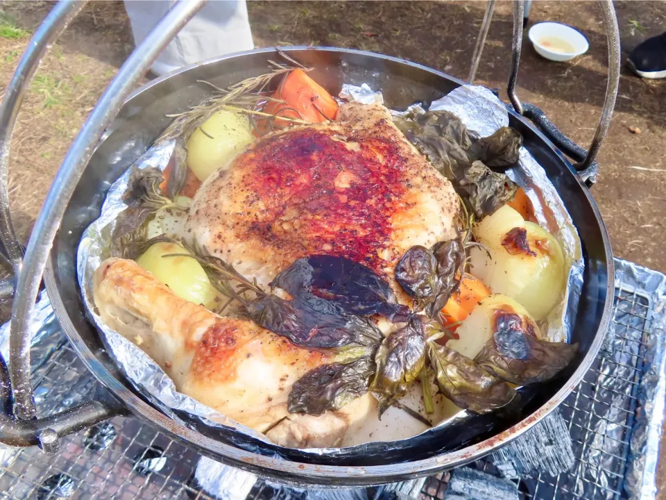 BBQ ダッジオーブンで丸鶏|Takeshi  Nagakiさん