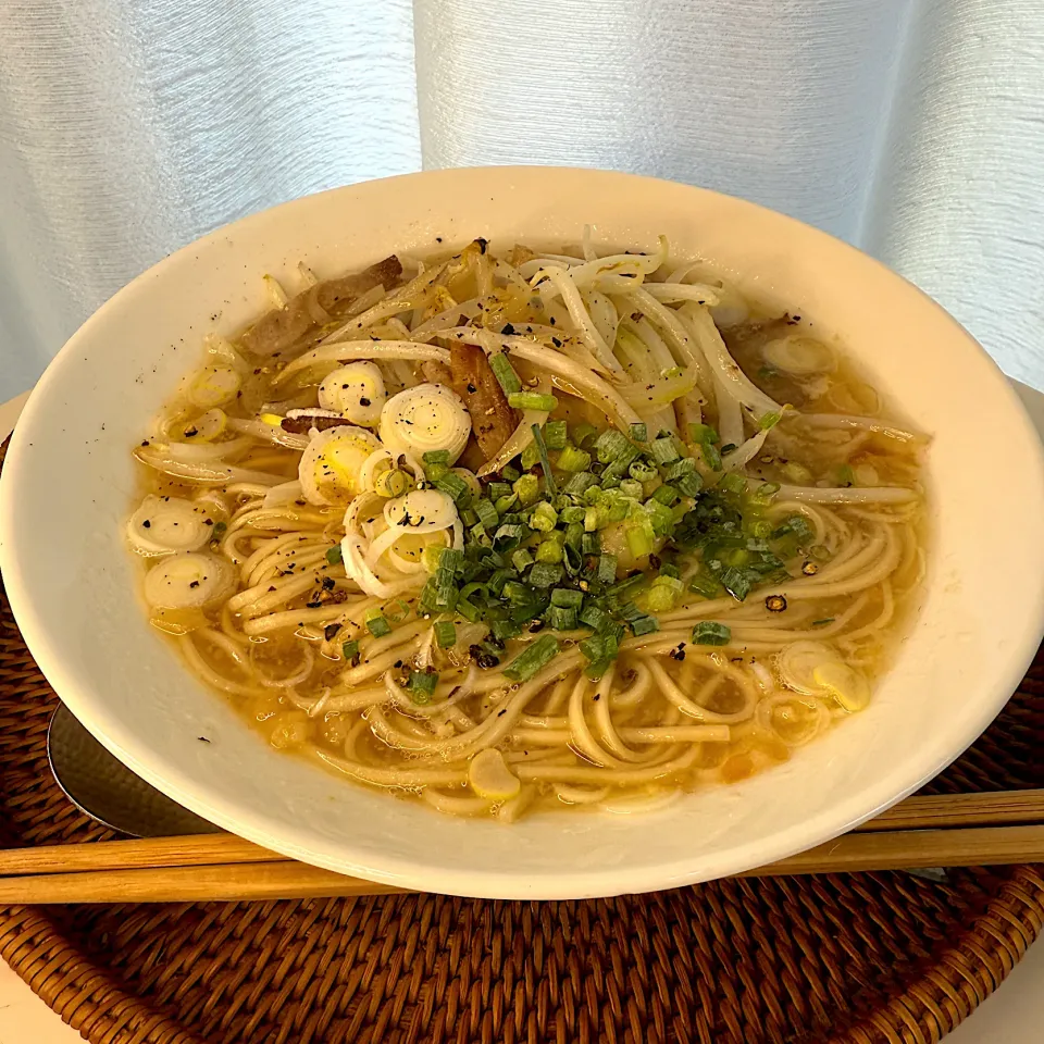 背脂煮干塩ラーメン（もやし）|pontalさん