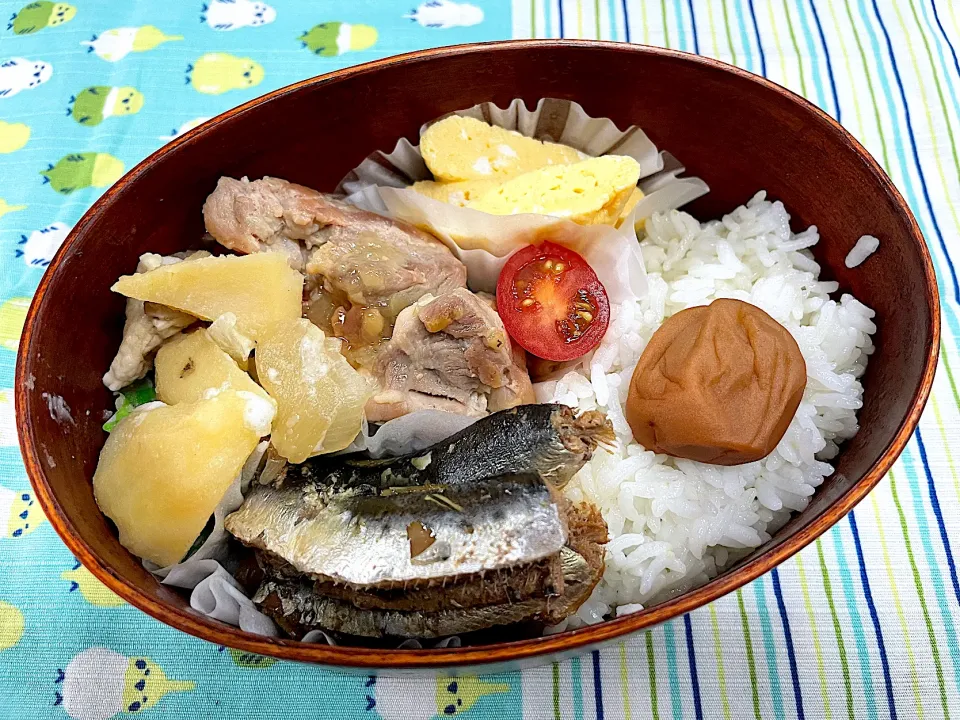 イワシ煮付、肉じゃが、玉子焼、焼鳥🍱|なお🅿️さん