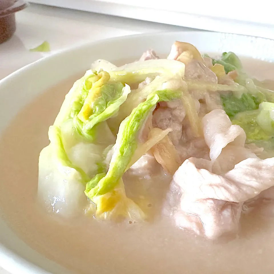 豚肉と白菜の塩麹スープ|くまちゃんさん