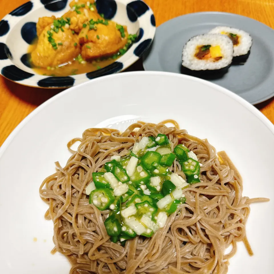 五目肉詰めいなり
ネバネバぶっかけそば
太巻き寿司|naoさん