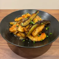 ごはんおかわり♡ 鶏むねとなすのワンパン甘酢チキン| りさこさん