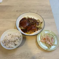 ふるさと納税でもらったハンバーグと玉ねぎとハムのマリネ|りょうさん