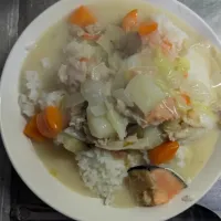 切り身鮭入りホワイトシチュー。|おいはる　2023.09〜現在3年目さん