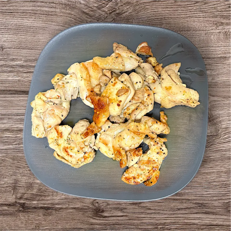 鶏肉のレモンペッパー風味🍋|瀬名さん