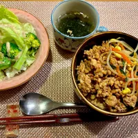 11/17の夜ごはん~即席ビビンバ風丼~|ゆかｕさん