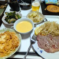 11/16（日）夕食。ビフテキ。コーンスープ。トマトソーススパ。もやし炒め。キャベツのバター煮。ほうれん草となすピーマンのバタ炒め。|へいちゃんさん