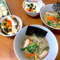 義母からもらった北海道土産のニ夜干しラーメン函館塩♡肉どんぶりon the ソース目玉焼き|さくたえさん
