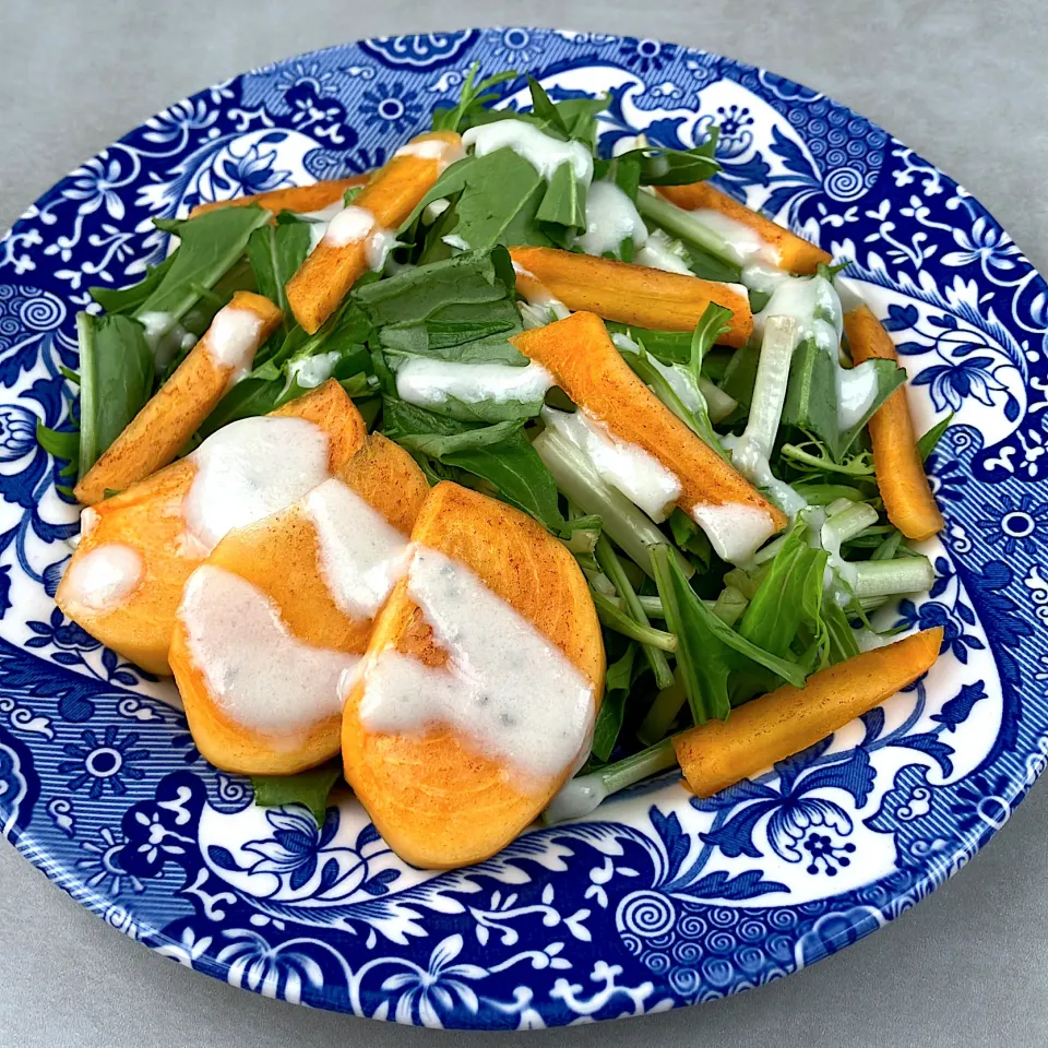 ゴルゴンゾーラドレッシングの柿サラダ|紅茶とお菓子と時々ごはんさん