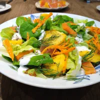 柿とスモークサーモンのサラダ| 古尾谷りかこさん