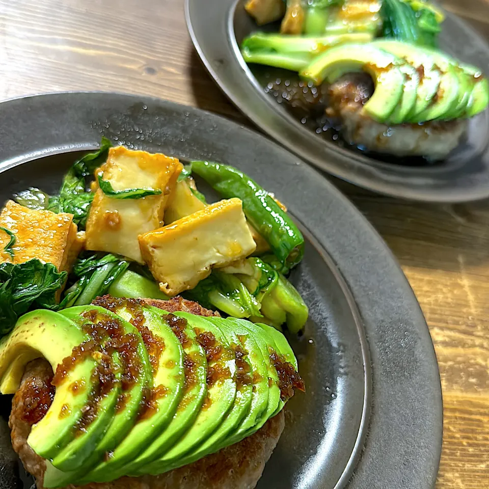 アボカドハンバーグ 厚揚げチンゲン菜の中華炒め|gohan♡さん