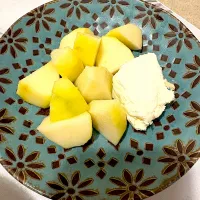 ラフランスのクリームチーズ添え|Suzukiさん