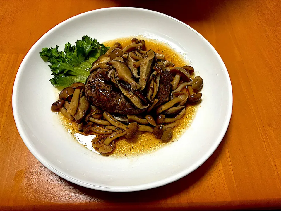 きのこハンバーグ🍄|めっちいさん