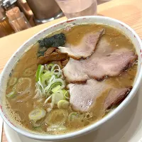 煮干しラーメン　東京駅| そごまるさん