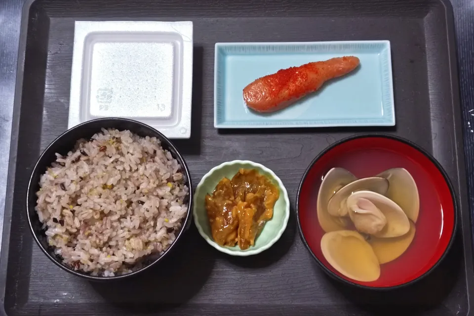今日の朝ごはん（雑穀ごはんに辛子明太子（あごおとし）、納豆、はまぐりのお吸い物、みょうがの粕漬）|Mars＠釜飯作り研究中さん