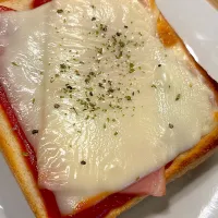 なんちゃってピザトースト|Яuiさん