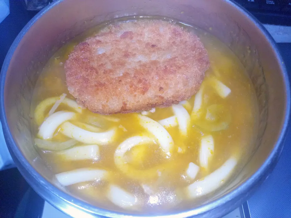 カボチャの煮付けを煮溶かしたコロッケうどん|darkbaronさん