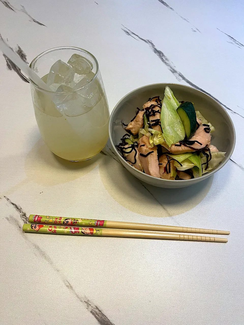 鶏ムネ肉と塩昆布の和え物⭐️|めぐちゃんさん