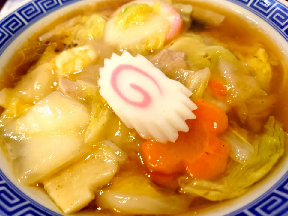 【1947年創業】 
【現在、昼営業のみ】 
中華料理 登喜和 
広東メン (1,000円)
―麺少なめ
@西新宿8分 
(JR新宿駅から徒歩17分)
25310
〈醤152塩48噌󠄀23タ10昆9出15
F17冷27混4つ3焼1ポ1〉|大脇さん
