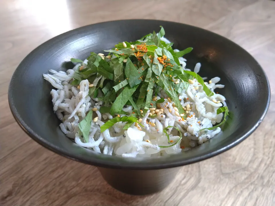 しらす丼|古尾谷りかこさん