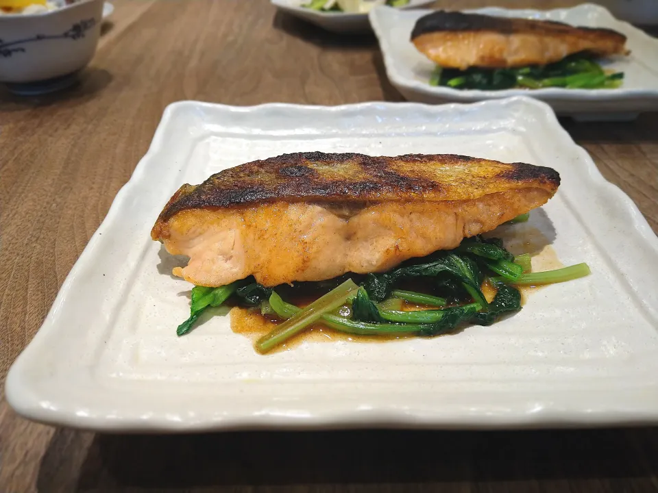 秋鮭のバタぽんソテー|古尾谷りかこさん