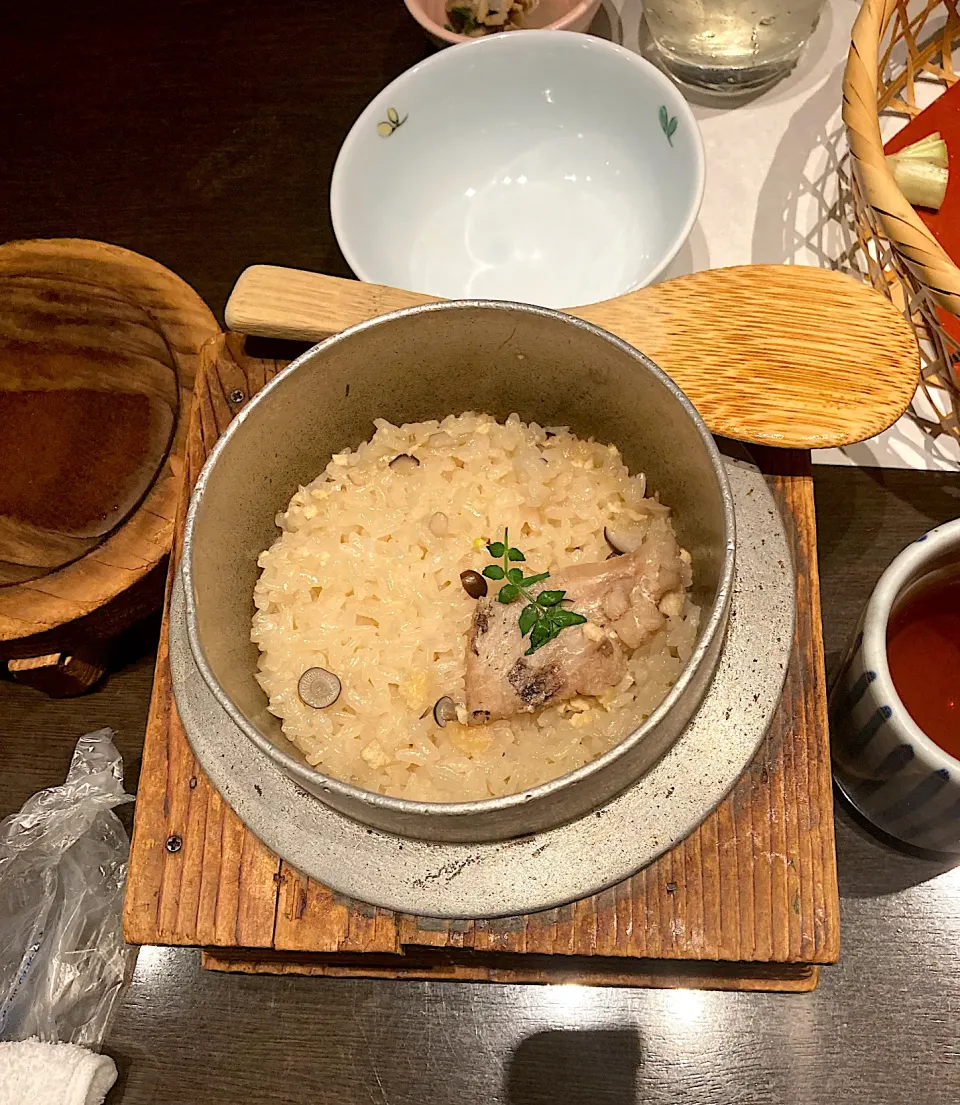 はやとの「甘鯛の釜飯」（実況中継中）|なびさん