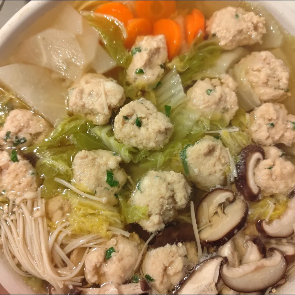 肉団子の鍋(鶏胸、豚のミンチ、はんぺんの肉団子)|m.rafuさん