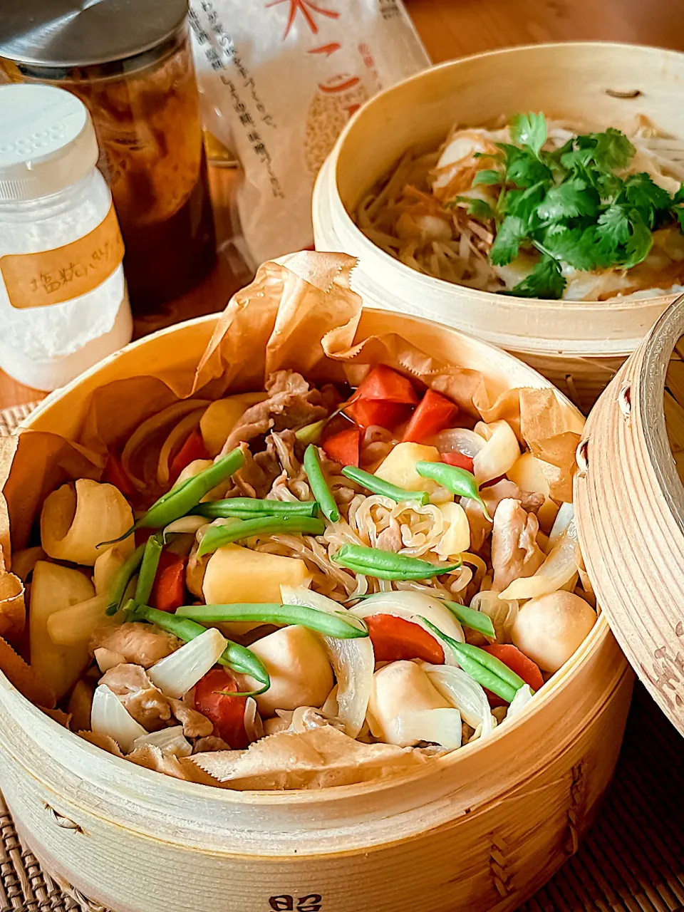 蒸籠ごはん～蒸し肉じゃがともやしと白身魚の蒸籠蒸し～|にゃんぺこさん