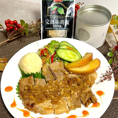 「ＭＣ　完熟赤胡椒（あらびき）袋入」を使ってみたSnapdishの料理・レシピ写真:豚肉とりんごのポットロースト風