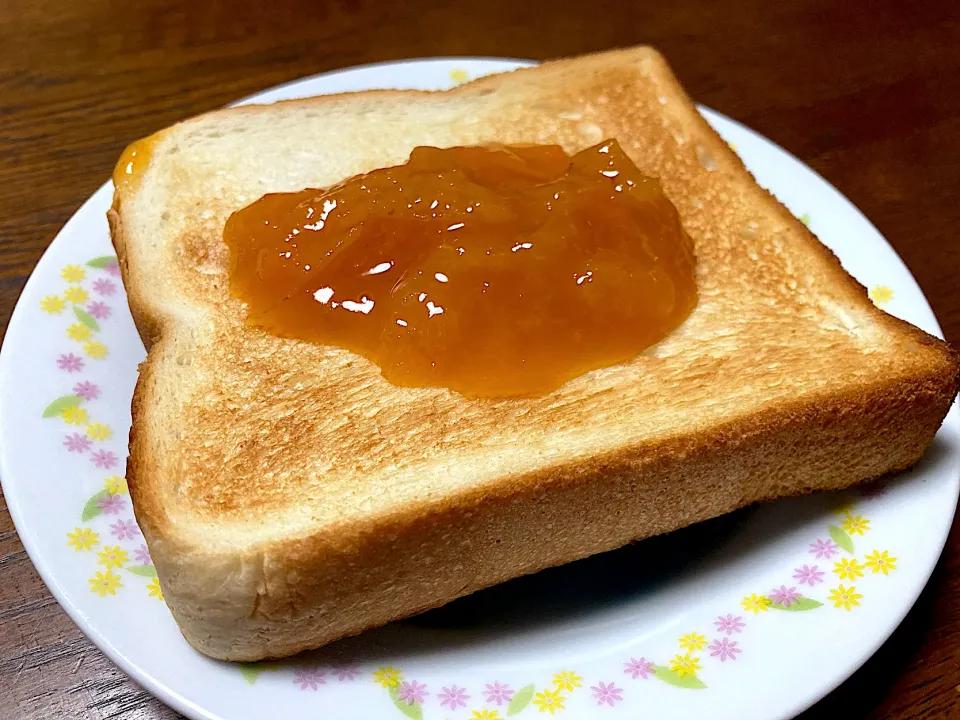 あんずジャムトースト|はっちぃさん