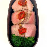 ローストビーフのおにぎり弁当|バイパーJIJIさん