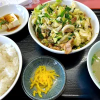 ニラ豚定食|ぶりっとさん