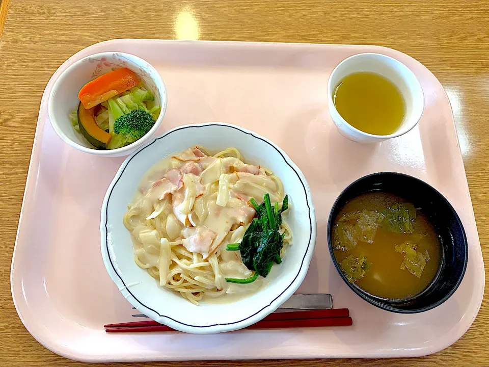 クリームスパゲティ、温野菜（自家製ゆずドレッシング／味噌マヨ）、洋風スープ|syasyo9_biyoriさん