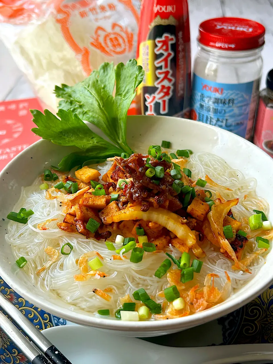 【ユウキ世界の食卓探検隊】ピリ辛汁ビーフン|まなまな♡さん