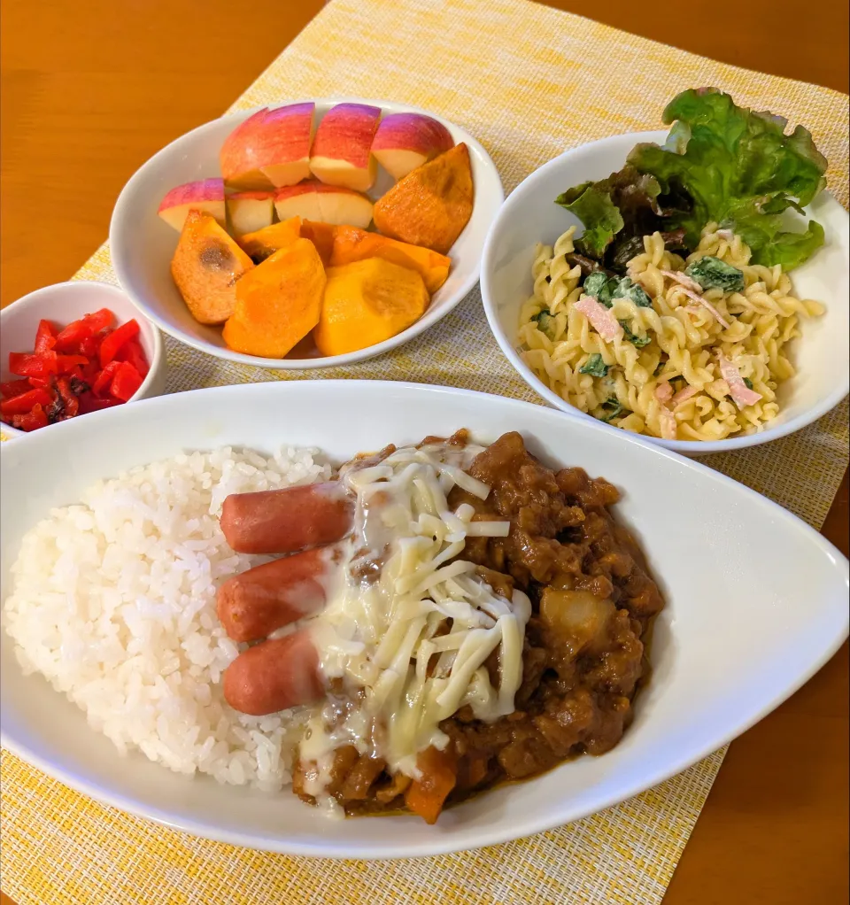 ☆カレーライス　☆サラダ　☆柿＆りんご　☆福神漬|chikakoさん
