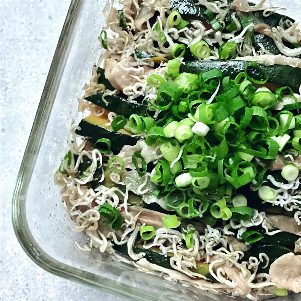 ヤマサ醤油公式アカウントさんの料理 かぼちゃと豚ばらのじゃこおろしぽん酢がけ|izoomさん