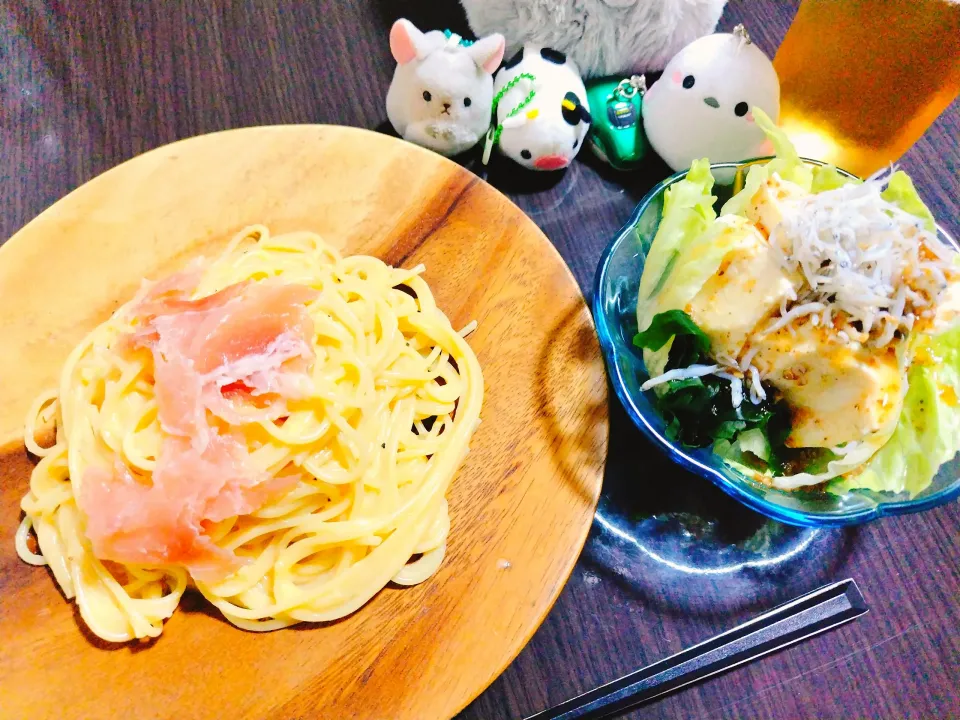 カルボナーラ風パスタ、豆腐とわかめとシラスのサラダ|サトリさん