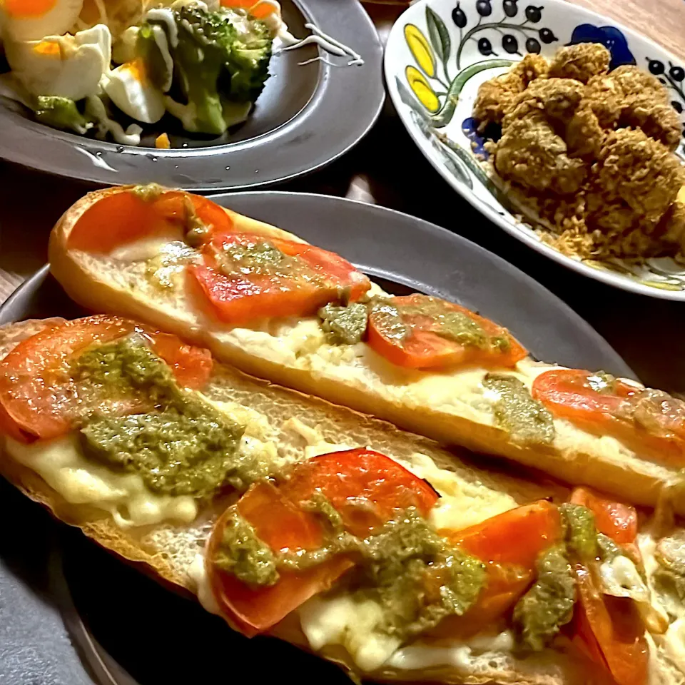 バジルトマトバゲット|gohan♡さん