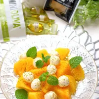 柿とモッツァレラチーズのカプレーゼ