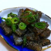 子持ちこんにゃくピリ辛炒め