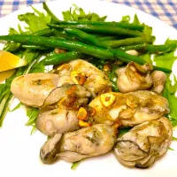 夕べのおつまみ①牡蠣🦪とインゲンのガーリックソテー